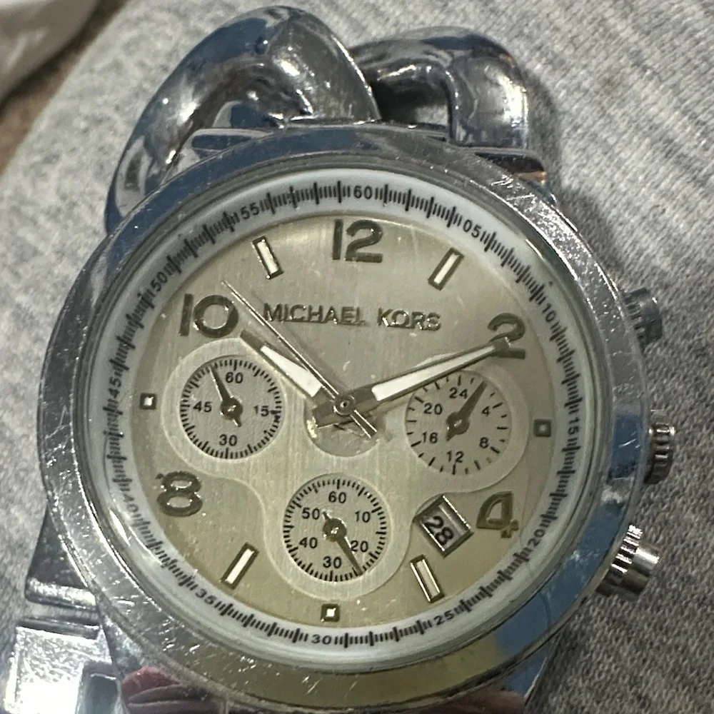 Michael Kors Silver Chain Bracelet Watch